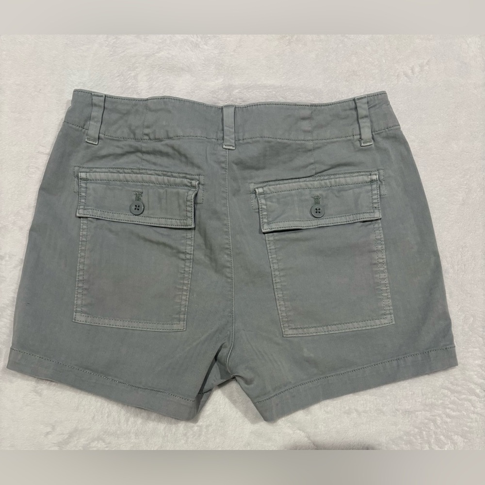 GAP 3” Shorts - Picture 2 of 4
